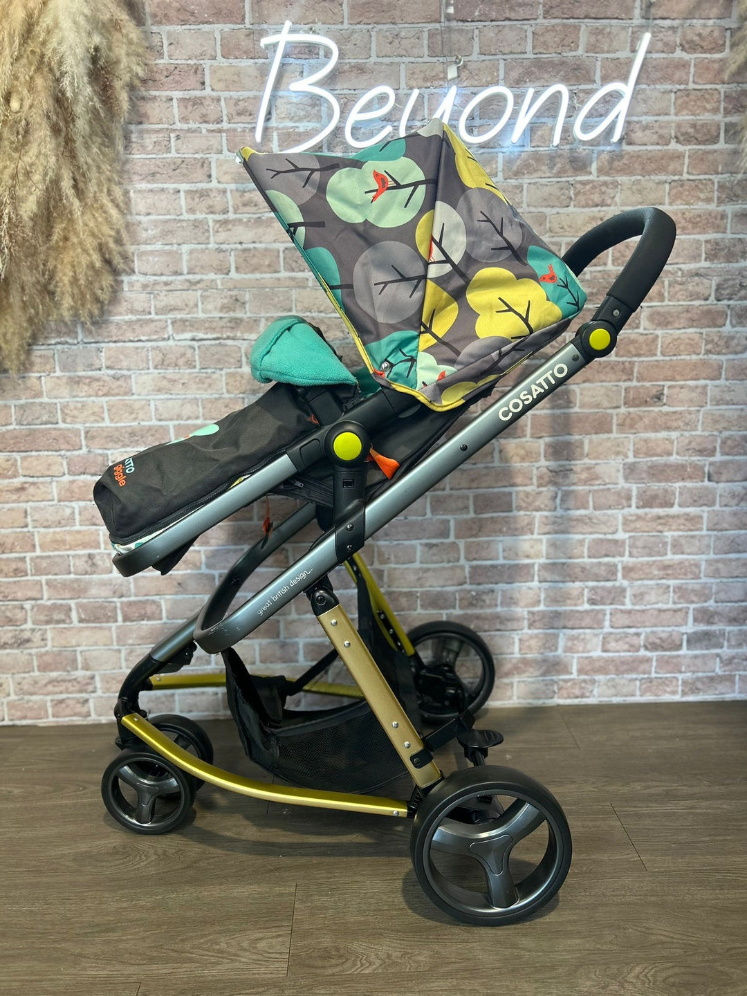 PRE LOVED Cosatto Giggle Travel System