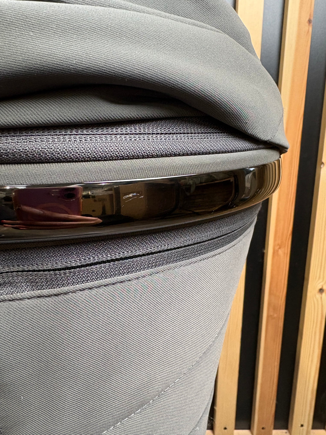 PRE LOVED Venicci Tinum Upline 2in1 Travel System - Lava SE