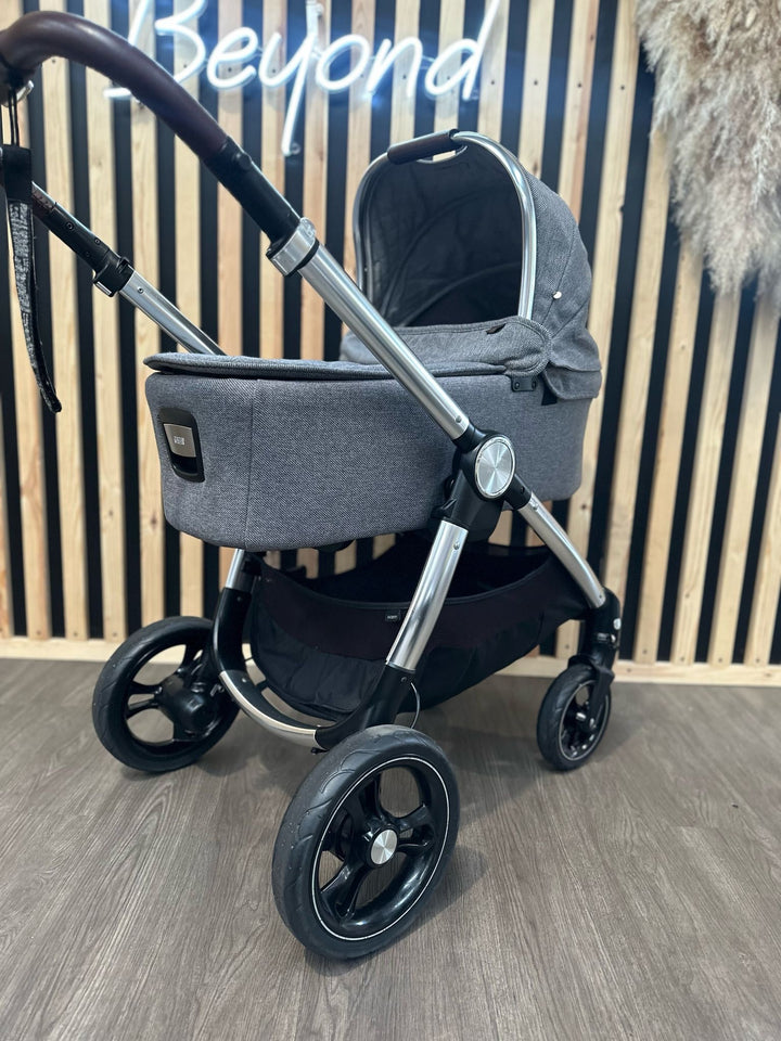 PRE LOVED Mamas & Papas Pram & Pushchair - Grey Twill