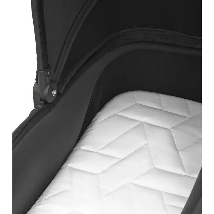 Maxi-Cosi Oxford 9 Piece Complete Cabriofix Bundle – Twillic Black