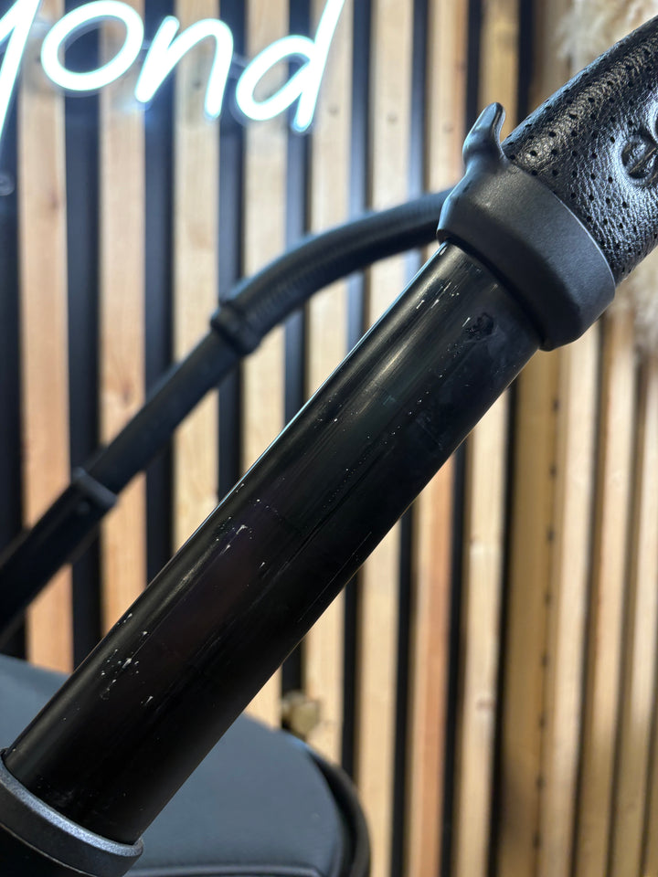 PRE LOVED egg2 Travel System - Just Black