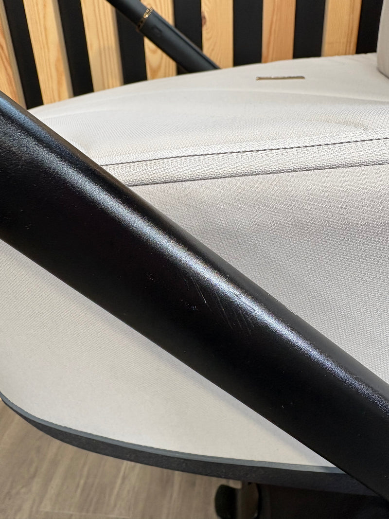 PRE LOVED Venicci Claro 3-in-1 Travel System - Vanilla