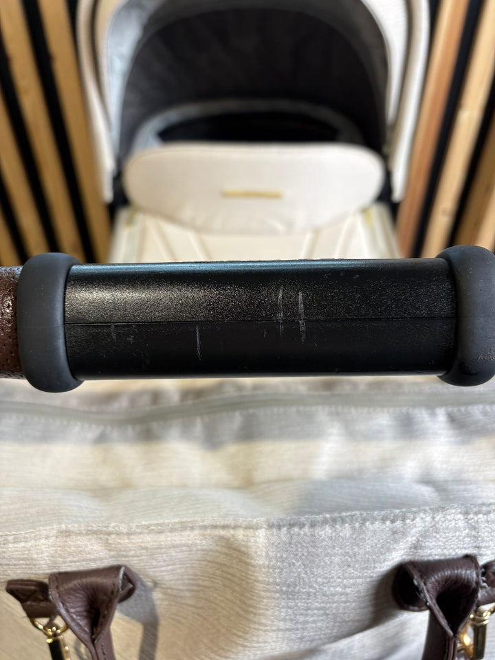 PRE LOVED Venicci Tinum Upline Travel System - Stone Beige