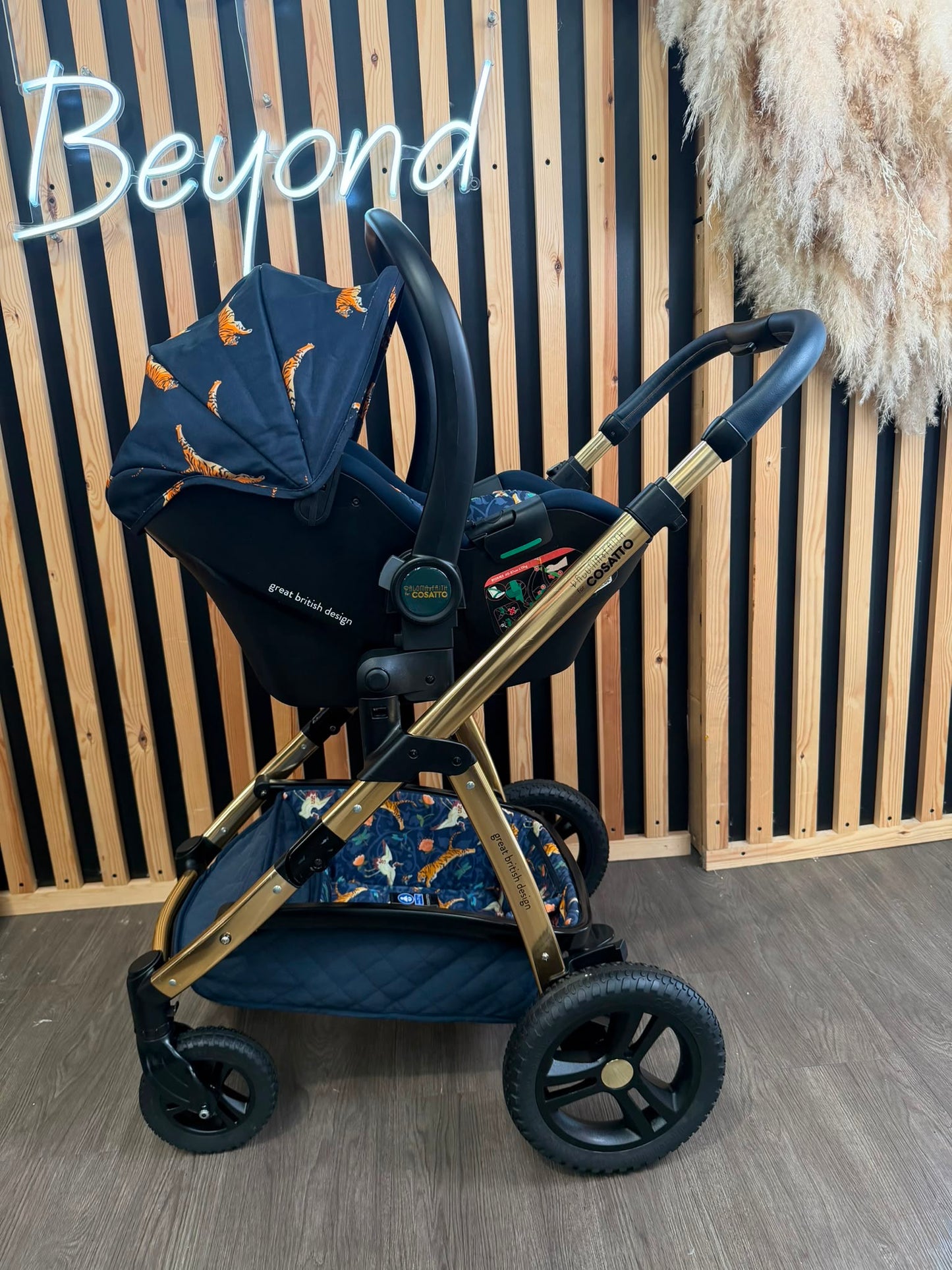 PRE LOVED Cosatto Wow 2 Travel System - On The Prowl