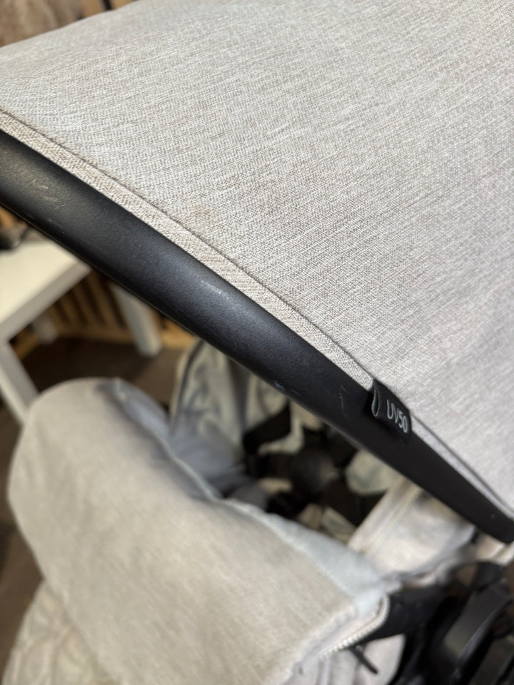 PRE LOVED Venicci Tinum Edge 2in1 Travel System - Dust