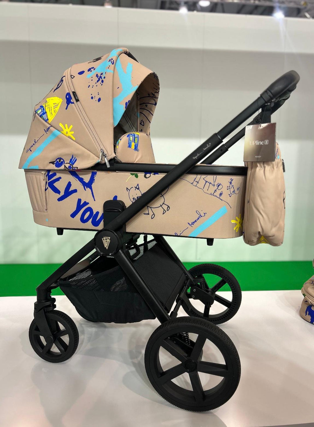 Venicci Upline2 4in1 Travel System Inc 360 Base - Special Edition Draft Beige