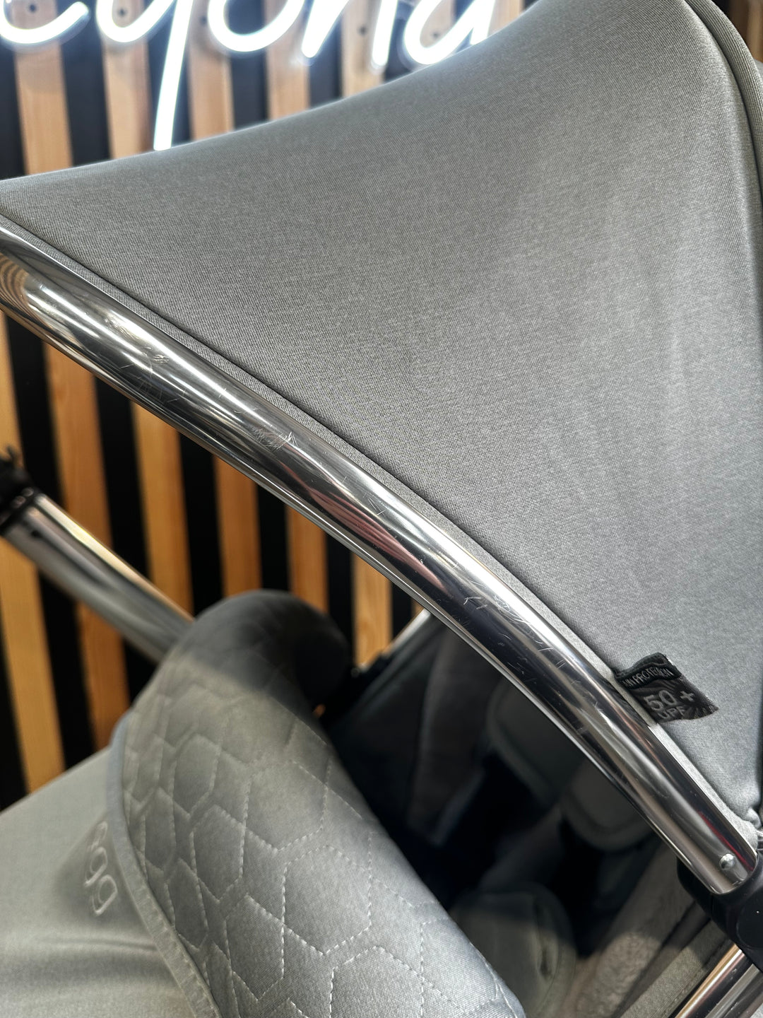 PRE - LOVED egg2 Monument Grey Travel system