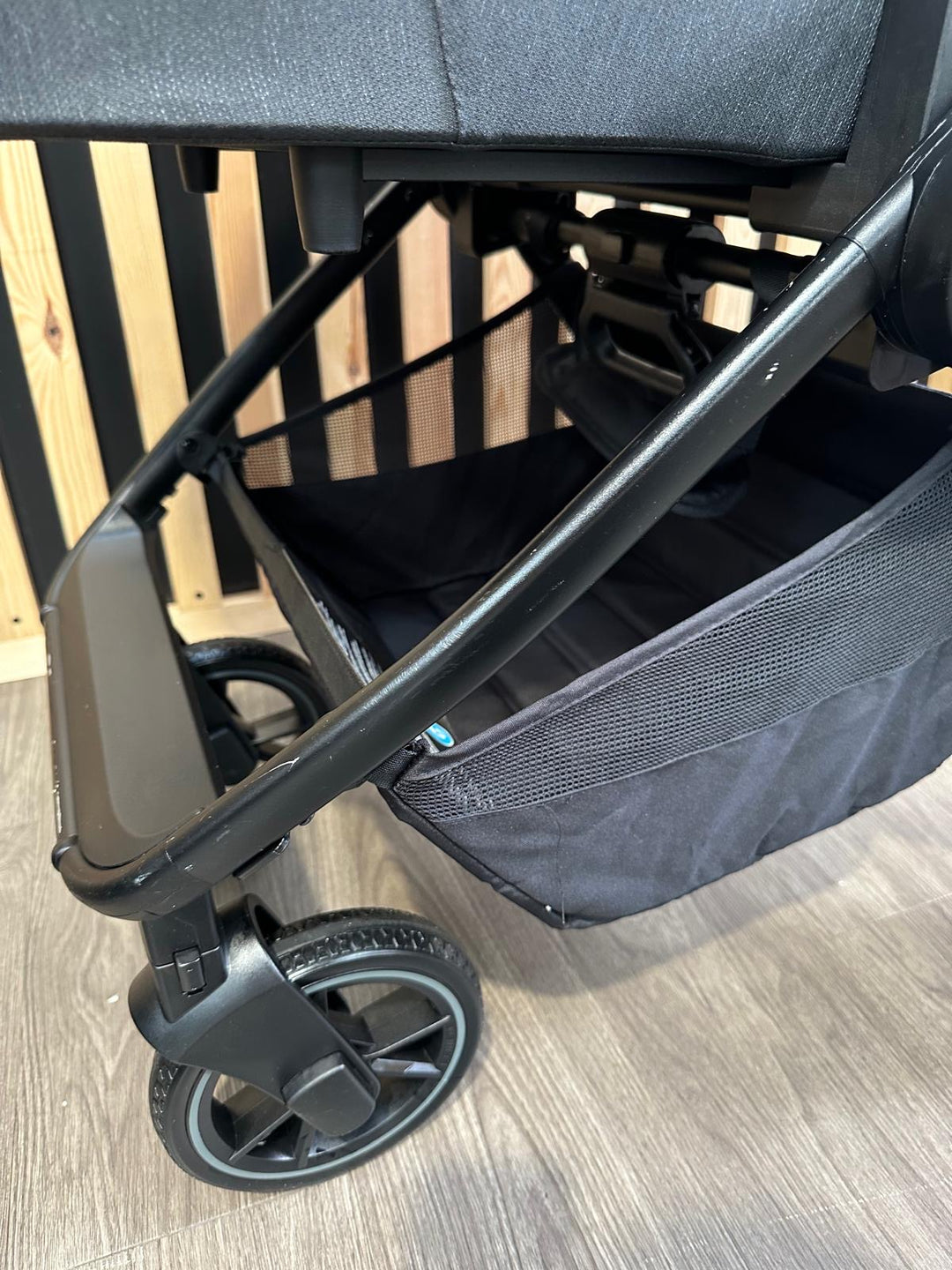 PRE LOVED Venicci Tinum Edge Travel System - Charcoal