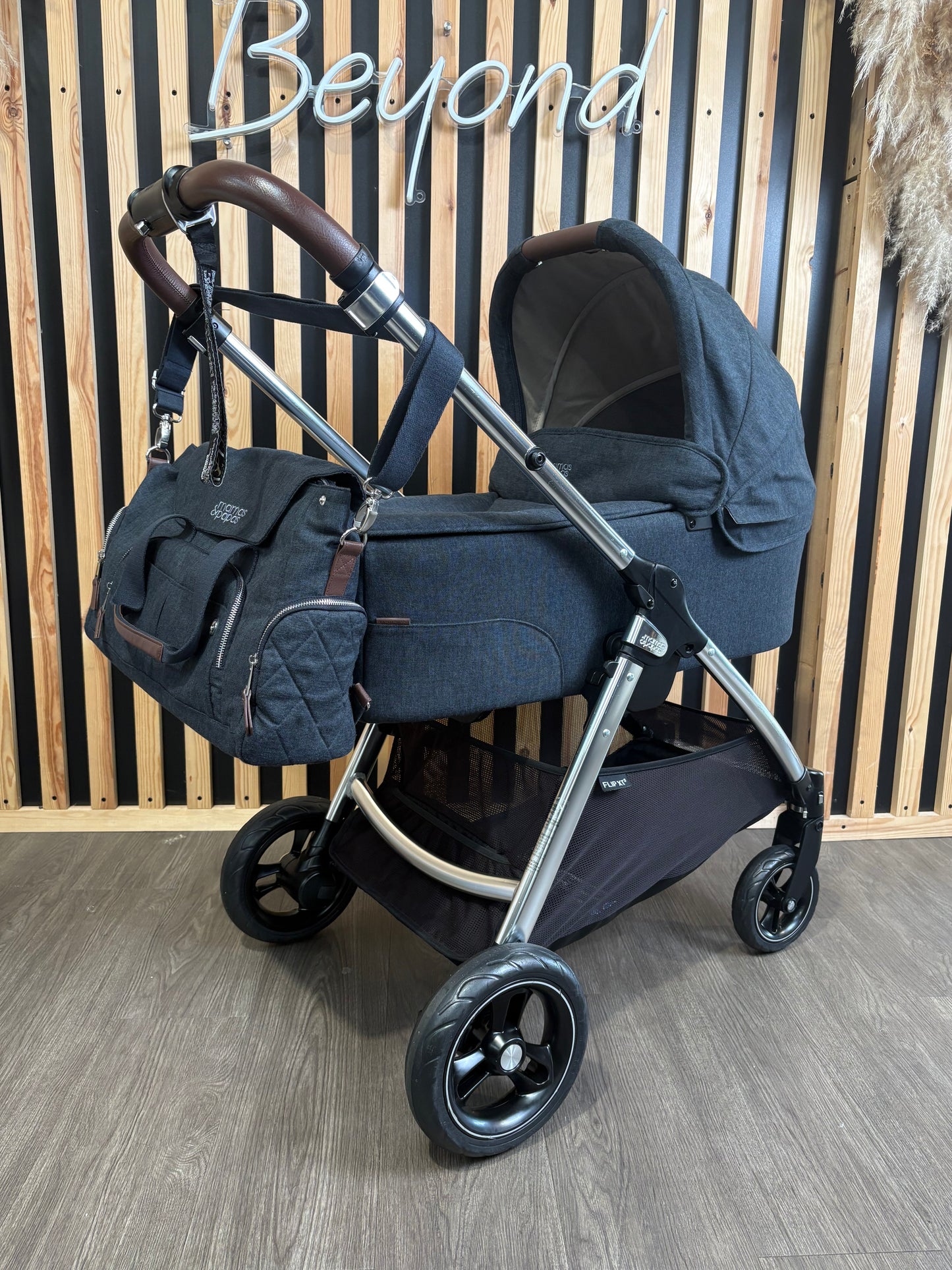 PRE LOVED Mamas & Papas Flip XT3 Pram & Pushchair - Slated Navy