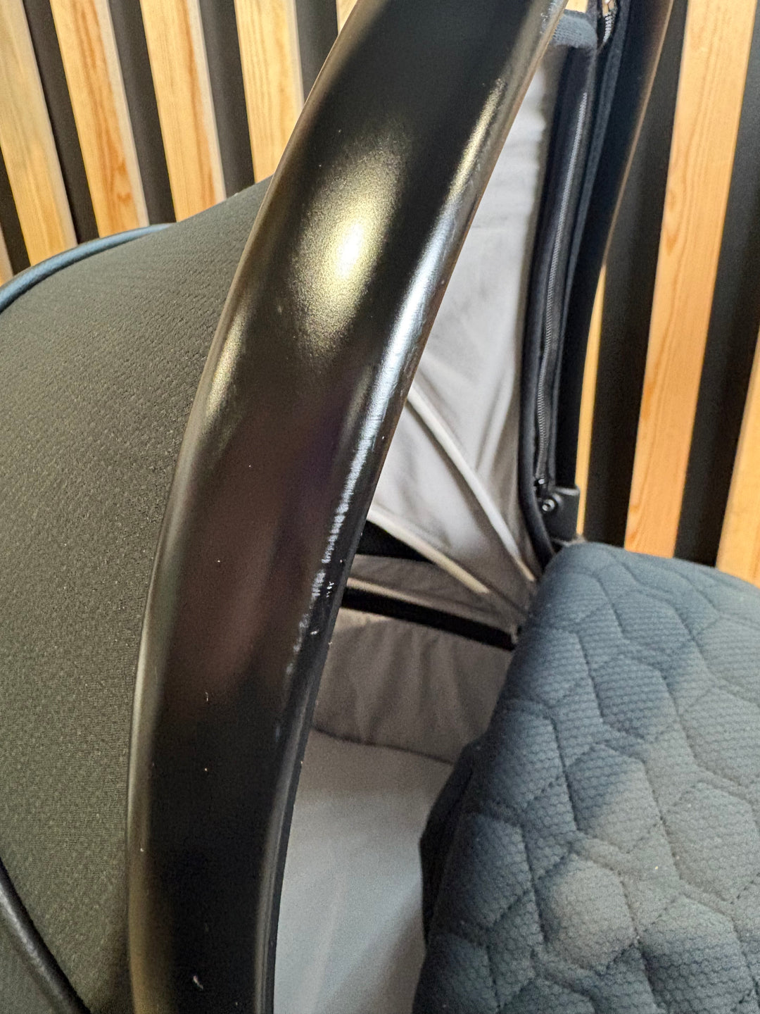 PRE LOVED egg2 Travel System - Just Black