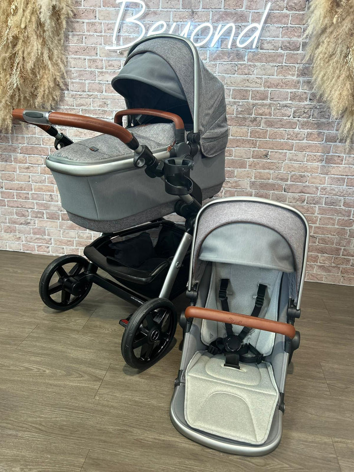 PRE LOVED Silver Cross Wave Pushchair & Carrycot – Zinc