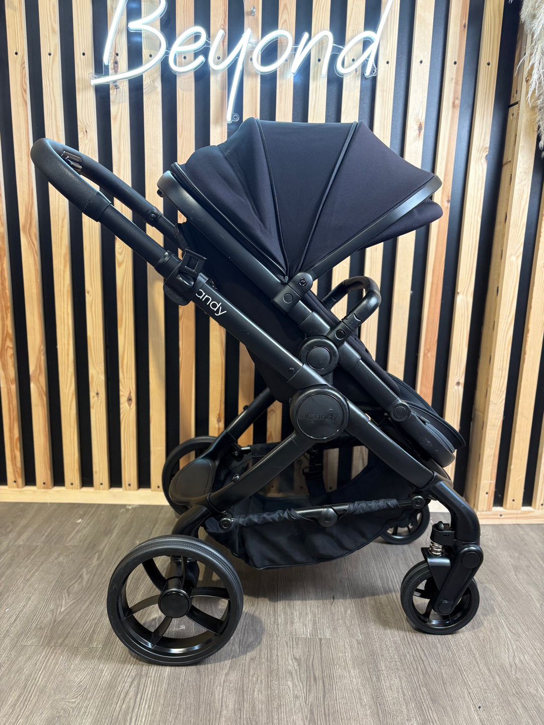PRE LOVED iCandy Peach 7 Travel System - Jet/Black