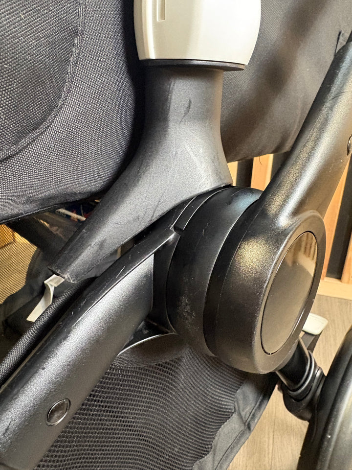 PRE LOVED Bugaboo Fox3 Travel System - Black/Pink