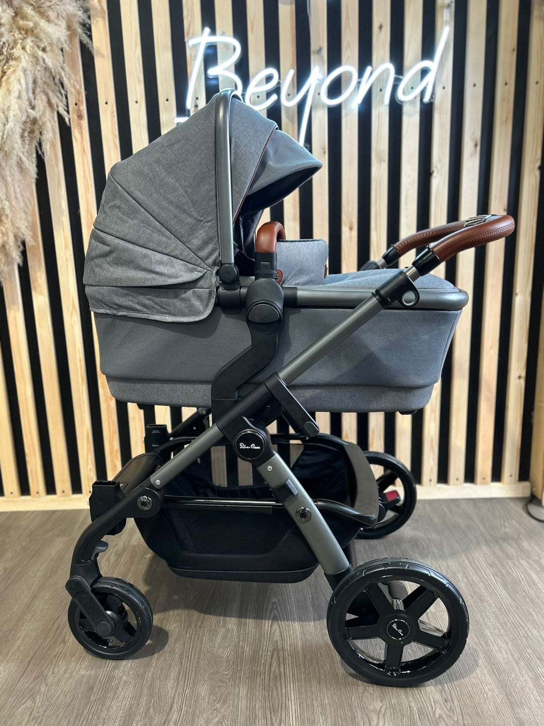 PRE LOVED Silver Cross Wave 3 Double Pushchair - Lunar