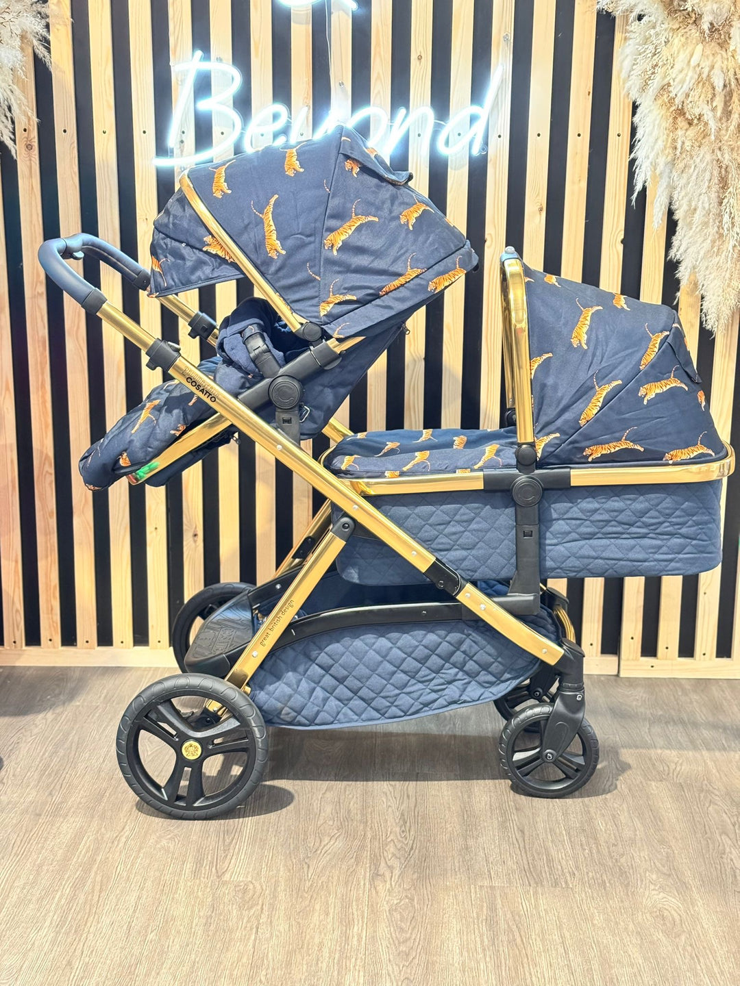 PRE LOVED Wow XL Pram and Accessories Bundle - On The Prowl