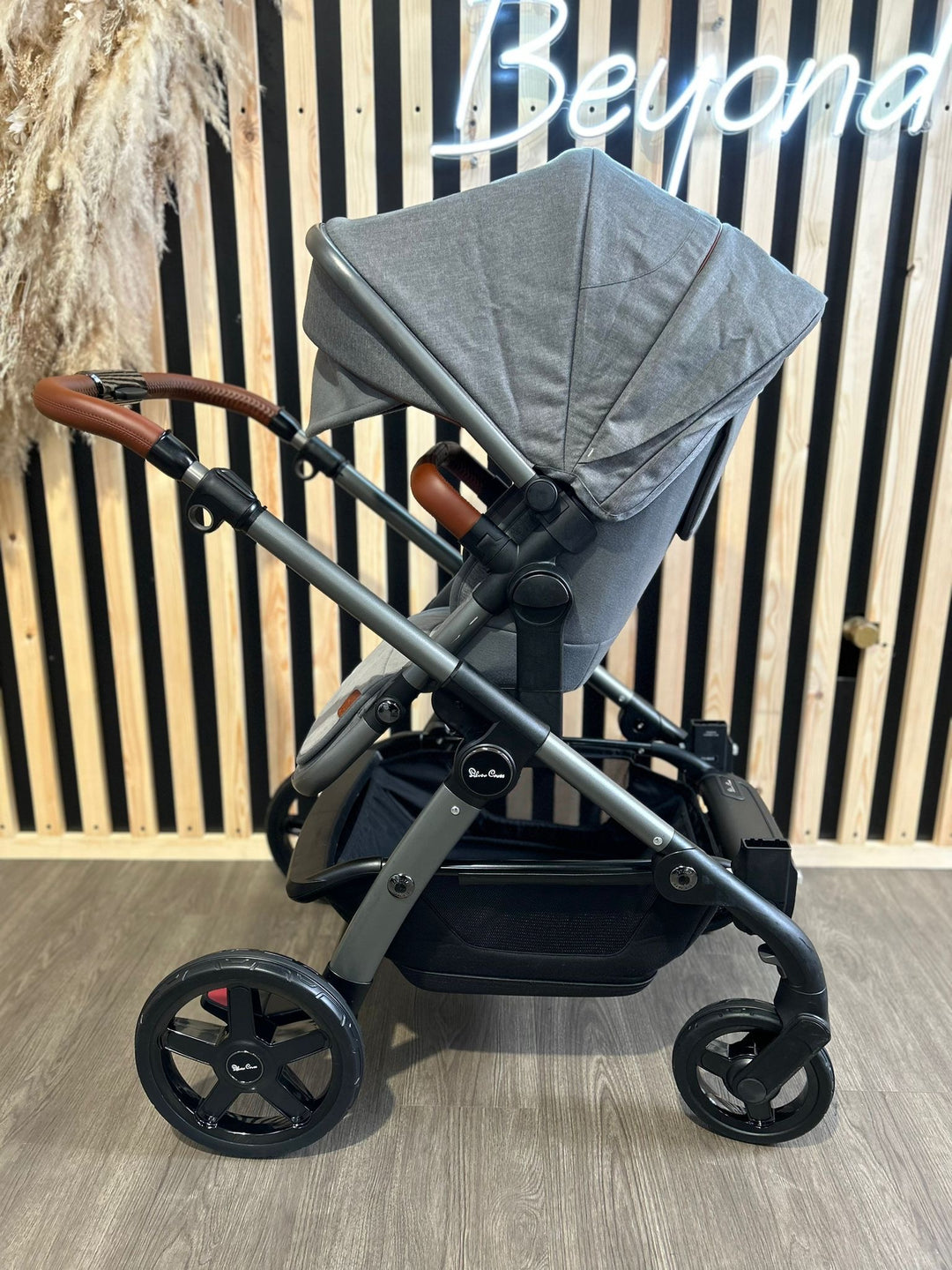 PRE LOVED Silver Cross Wave 3 Double Pushchair - Lunar