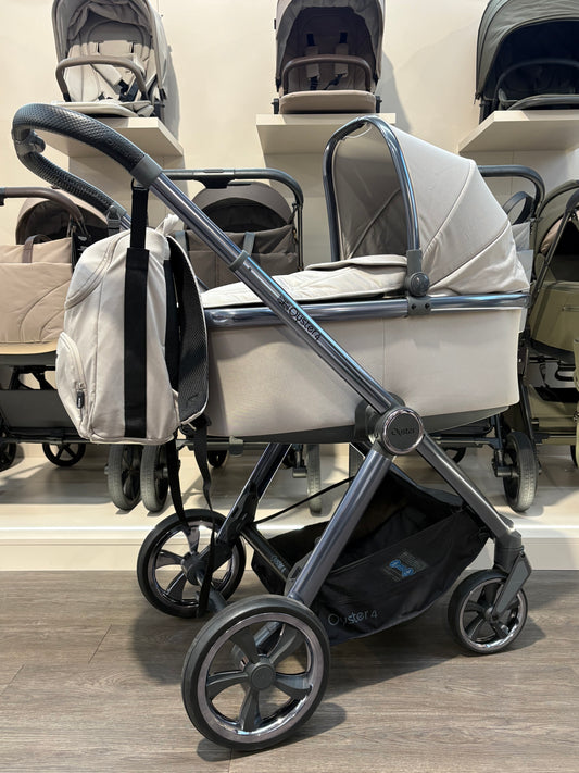 PRE LOVED Babystyle Oyster4 Travel System - Stone
