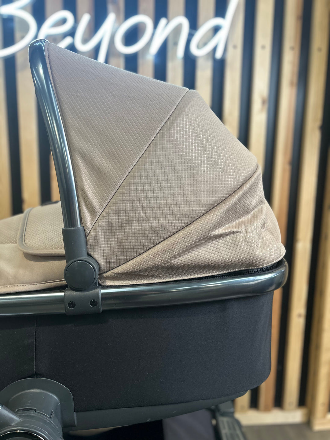 PRE LOVED Babystyle Oyster3 Travel System - Butterscotch
