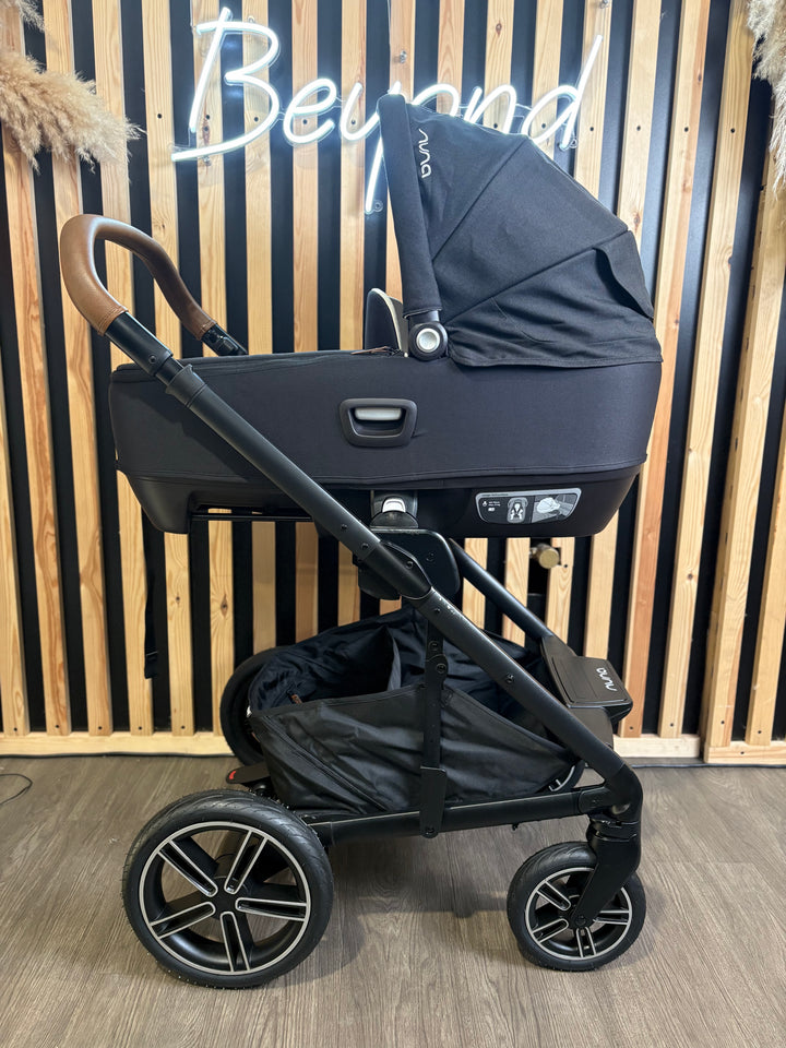 PRE LOVED Nuna Mixx w/ Cari Next Infant Car Seat Carrycot & Pipa Next - Caviar