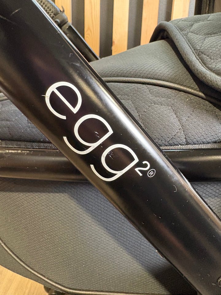 PRE LOVED egg2 Travel System - Just Black