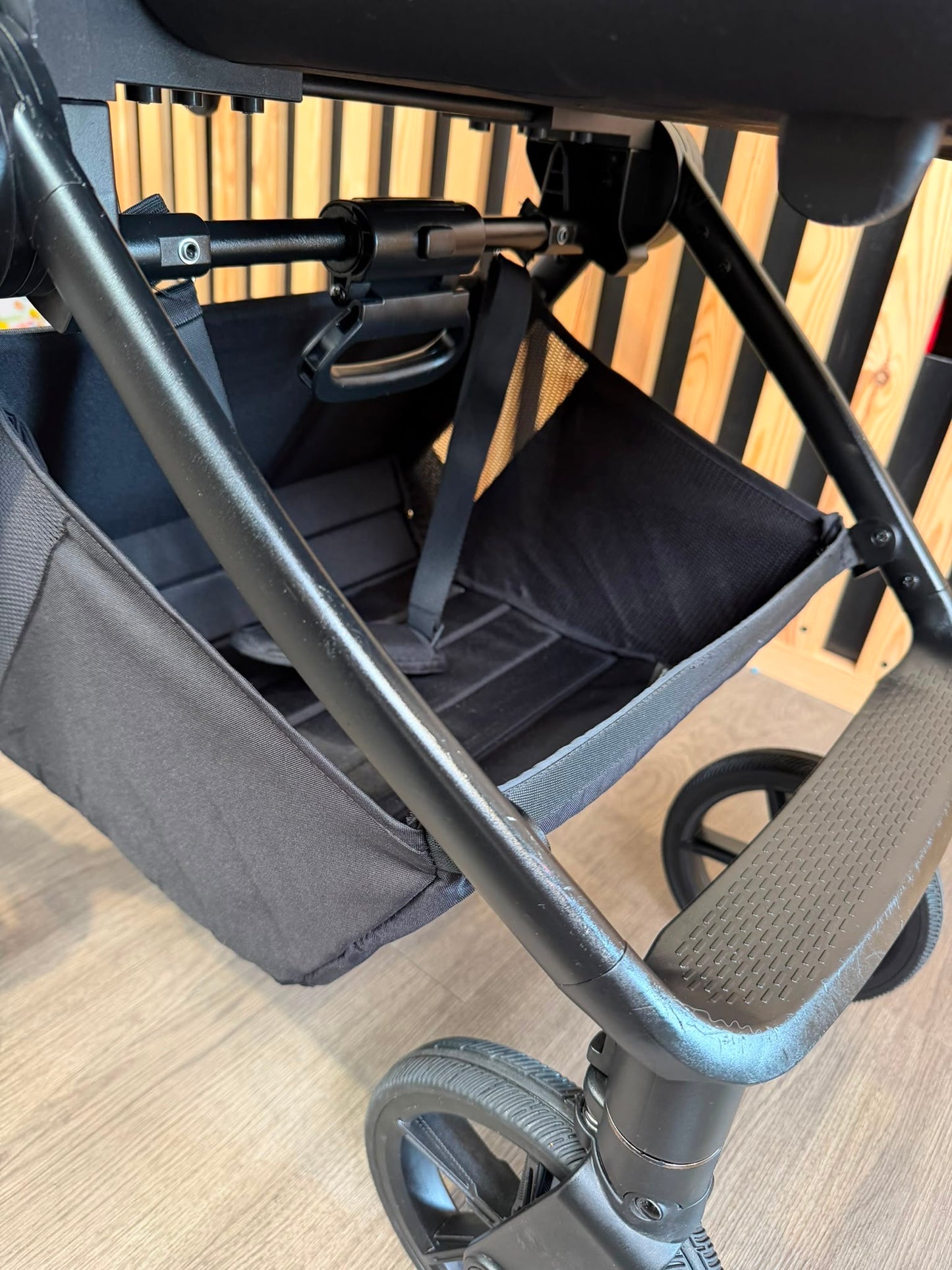 PRE LOVED Venicci Claro 2-in-1 Travel System - Forest