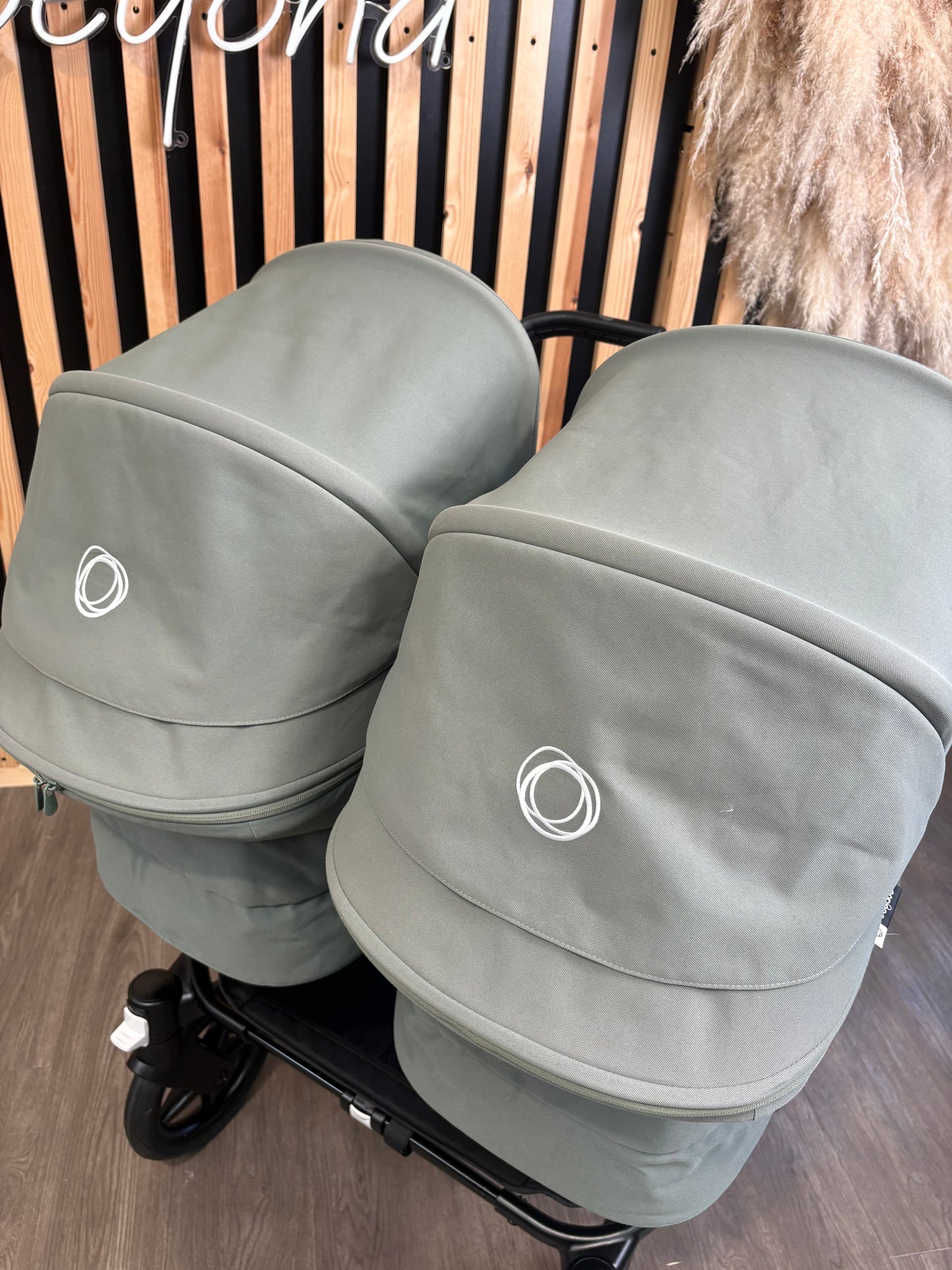 PRE LOVED Bugaboo Donkey5 Twin Bundle - Forest Green