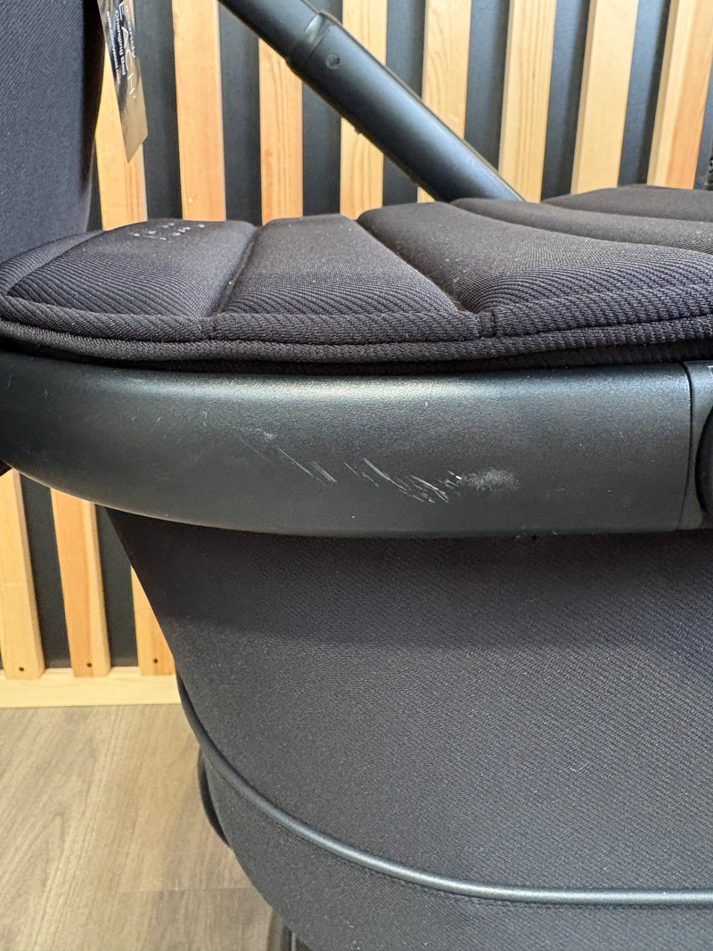 PRE LOVED iCandy Peach 7 Travel System - Jet/Black