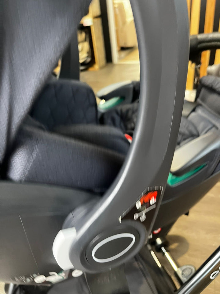 PRE LOVED egg2 Travel System - Cobalt