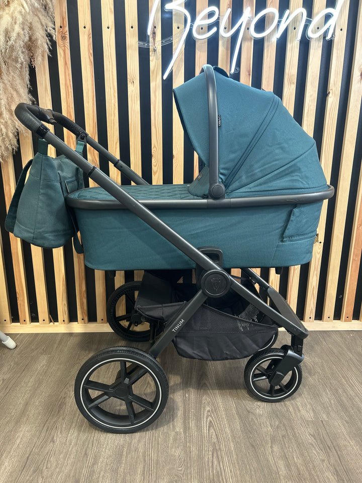 PRE LOVED Venicci Tinum 2.0 Special Edition Travel System - Teal Bay