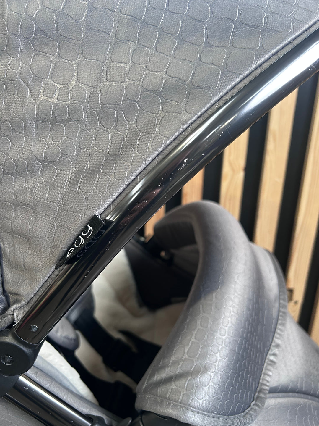 PRE LOVED egg2 Travel System - Jurassic Grey