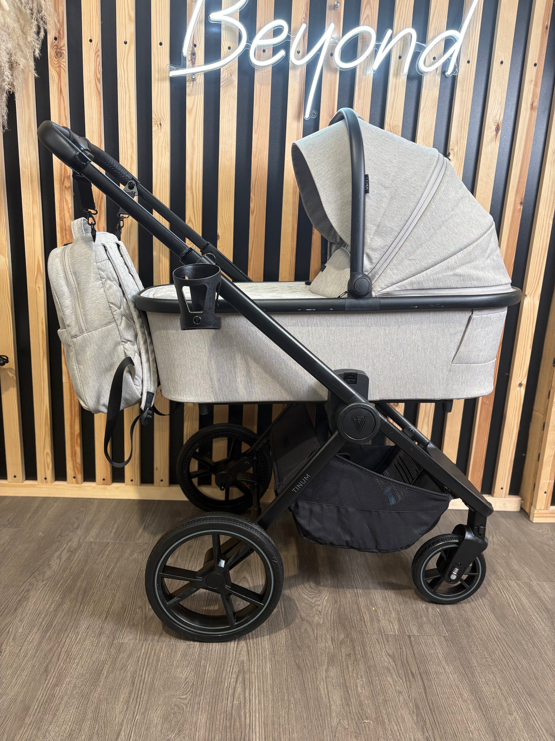 PRE LOVED Venicci Tinum Edge 2in1 Travel System - Dust