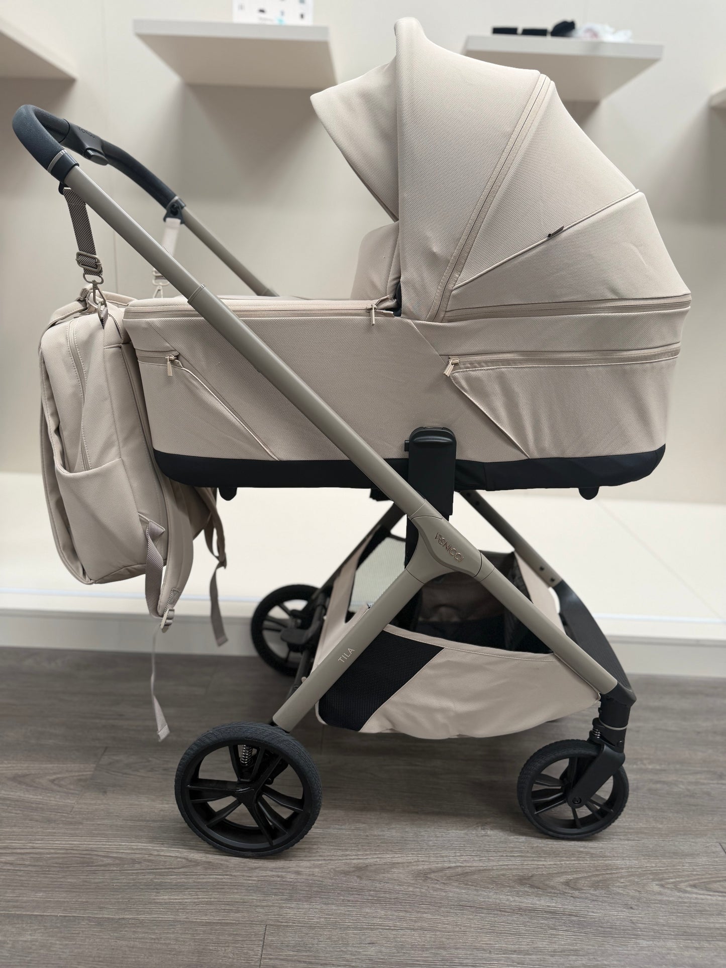 EX DISPLAY Venicci Tila Pram, Pushchair + Accessories - Sabbia
