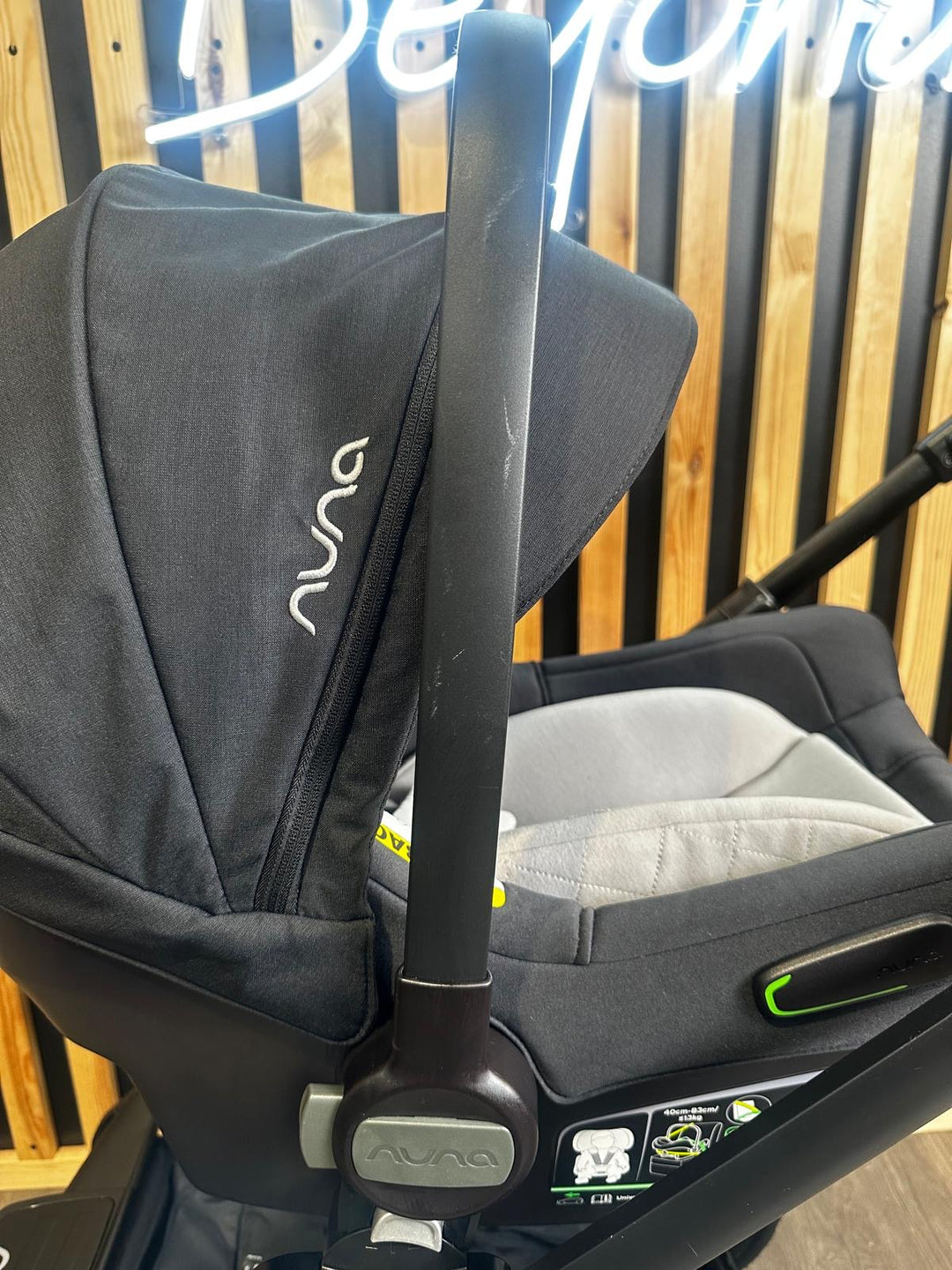 PRE LOVED Nuna Mixx Travel System - Granite