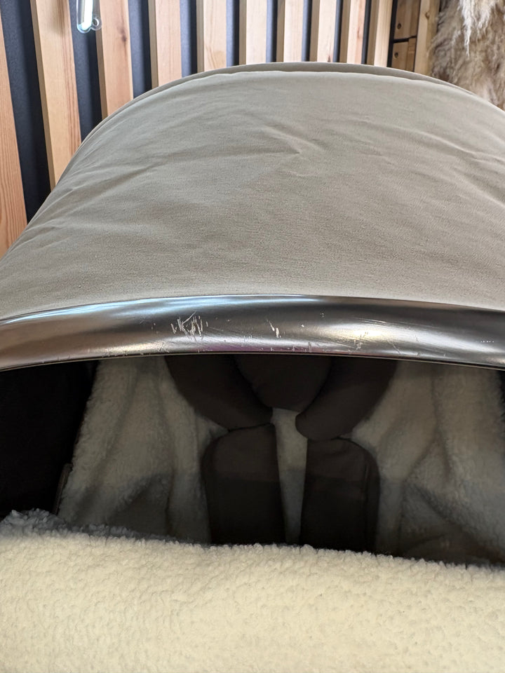 PRE LOVED Mamas & Papas Travel System - Everest