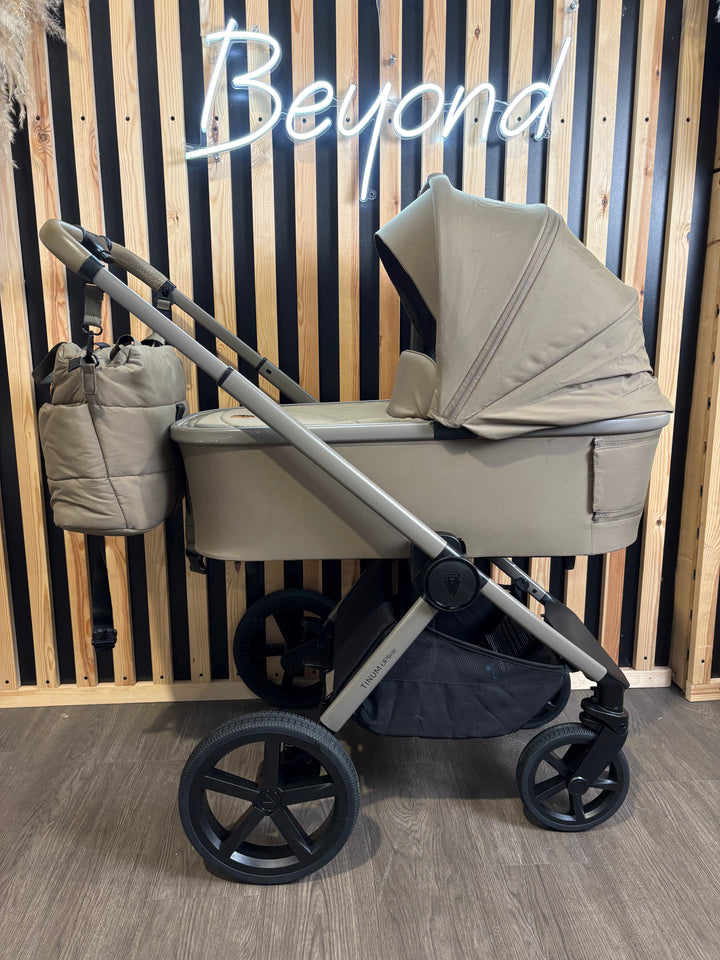 PRE LOVED Venicci Tinum Upline Travel System - Leo