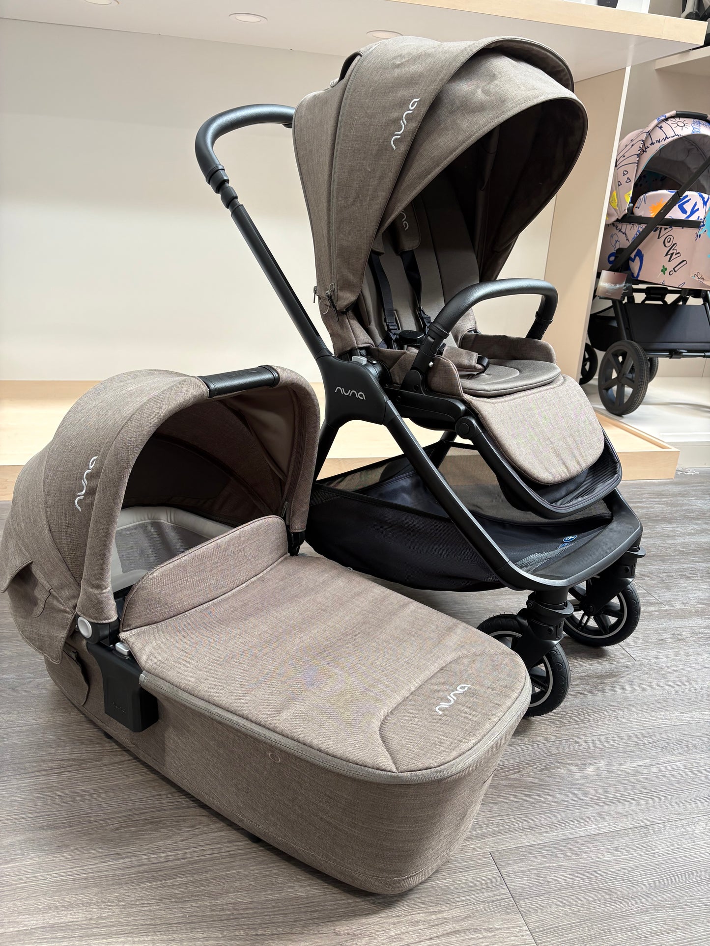 EX DISPLAY Nuna TRIV Pushchair + LYTL Carrycot - Pistachio