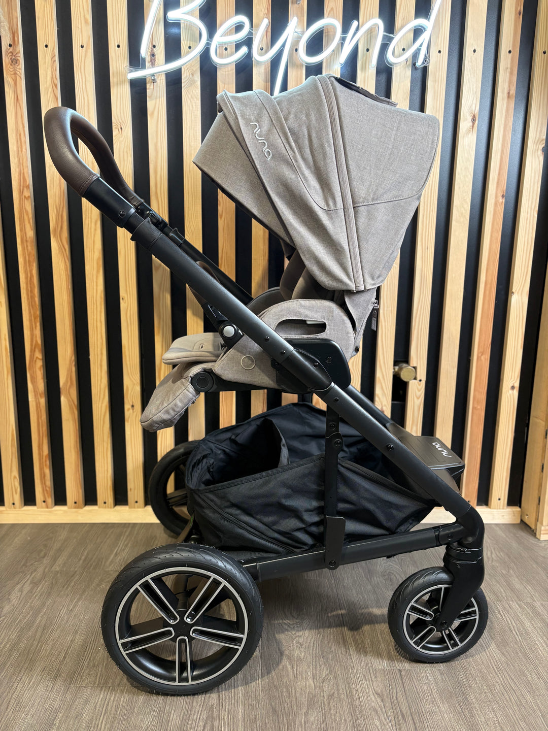 PRE LOVED Nuna Mixx Next Pram + Pushchair - Cedar