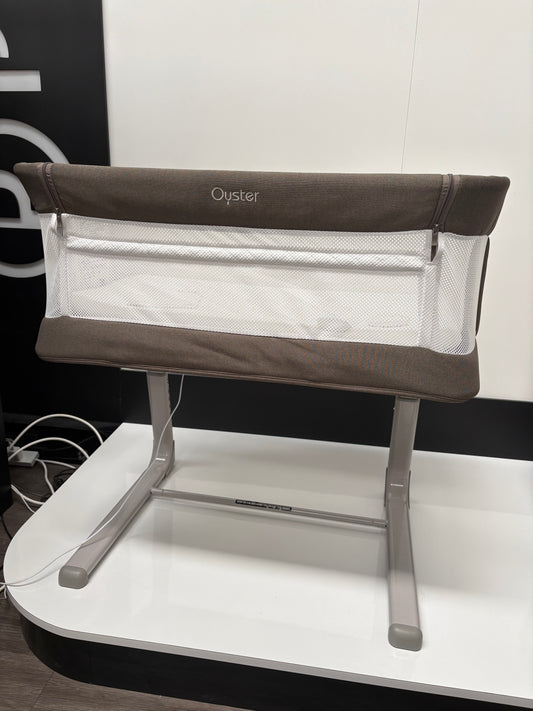 EX DISPLAY Babystyle Oyster Drop-Side Wiggle Crib - Mink