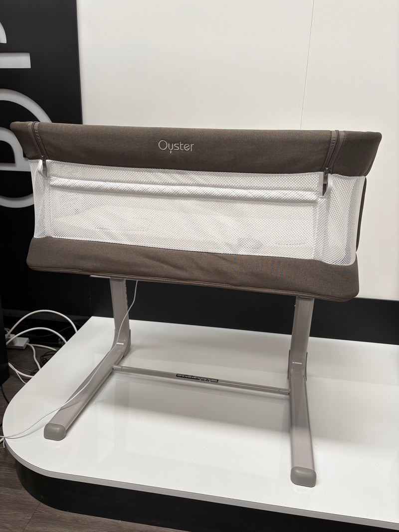EX DISPLAY Babystyle Oyster Drop-Side Wiggle Crib - Mink