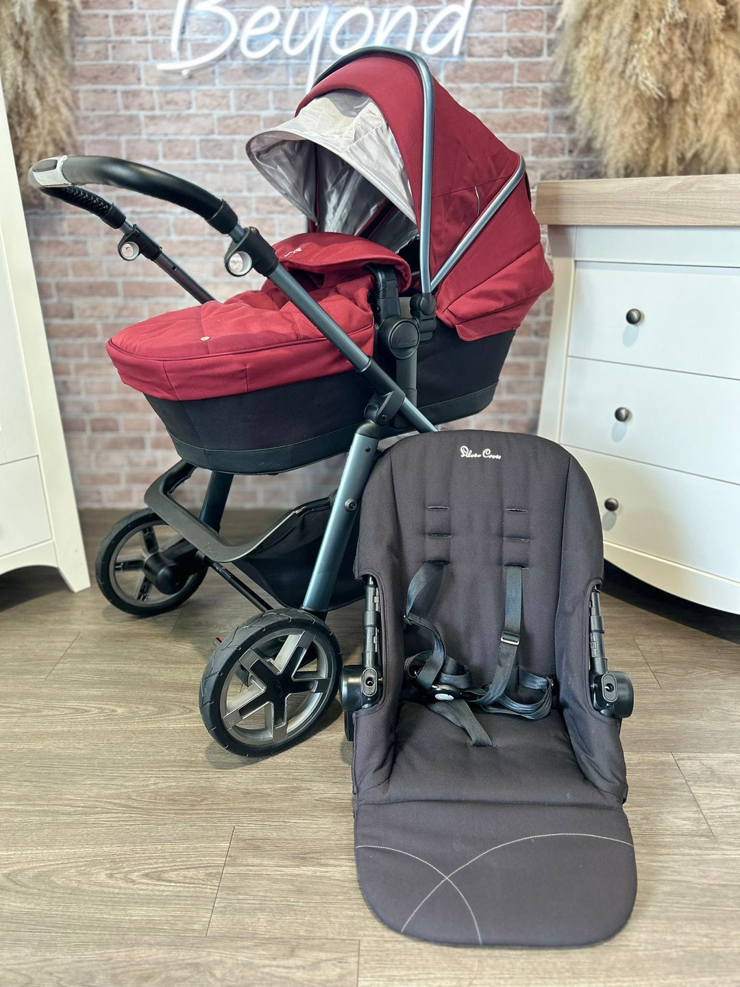 PRE LOVED Silver Cross Pioneer 2in1 Travel System - Vintage Red