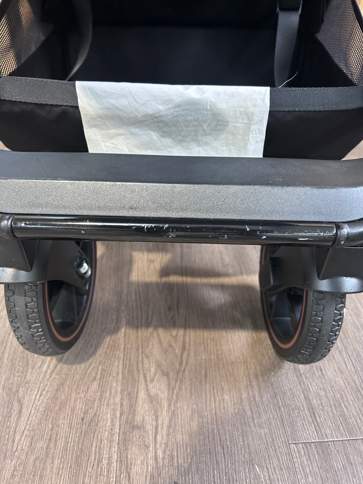 PRE LOVED Venicci Tinum 2.0 2-in-1 Travel System - SE Stylish Black