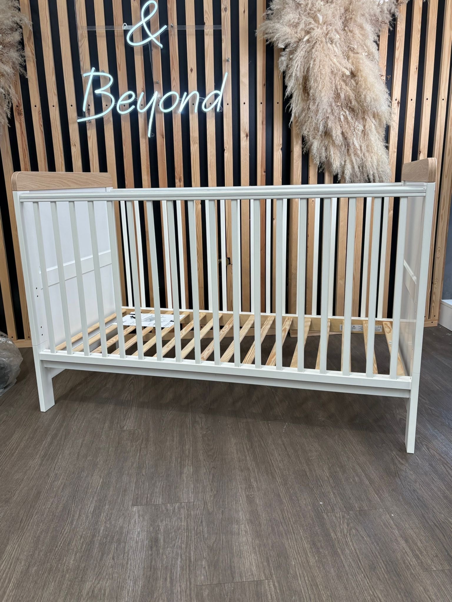 EX DISPLAY Little Acorns Classic Two-Tone Cot Bed - White/Oak