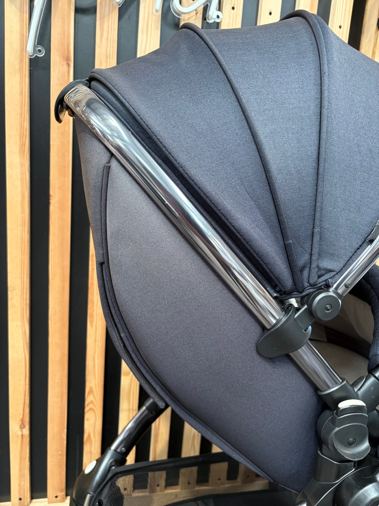 PRE LOVED egg2 Travel System - Cobalt