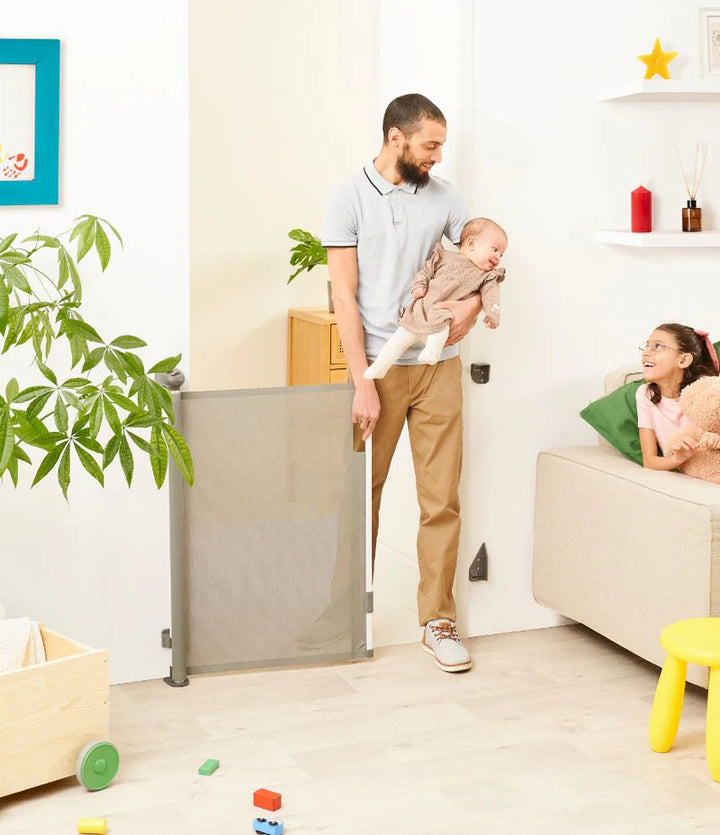 Babymoov Safe & Roll Retractable Safety Gate