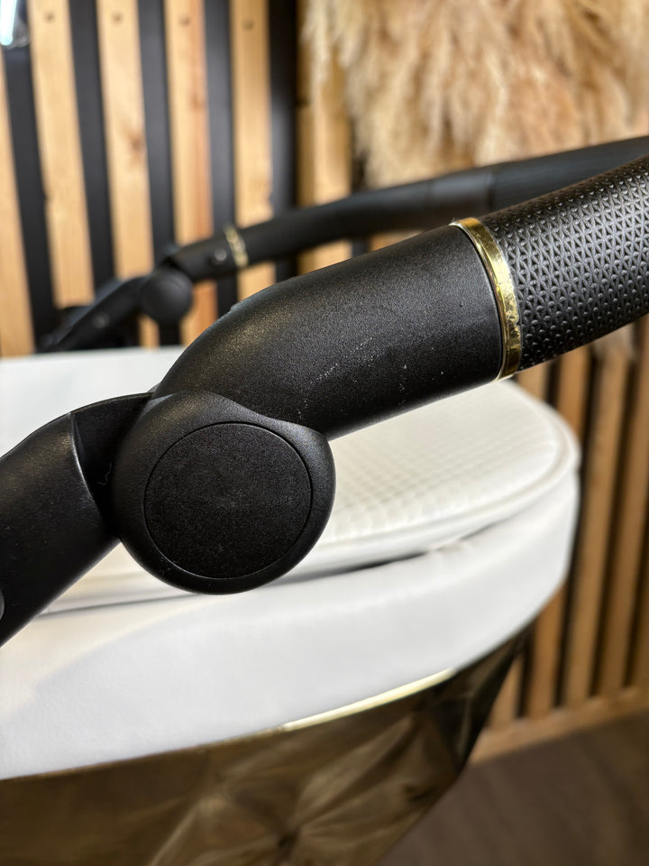 PRE LOVED Junama Fluo Tandem Pushchair - White Gold