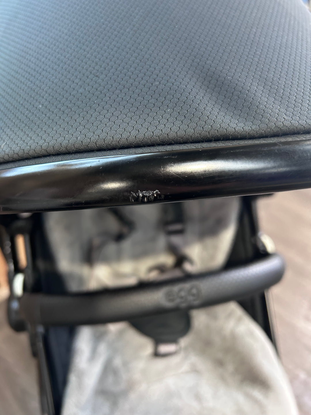 PRE LOVED egg2 Travel System - Just Black