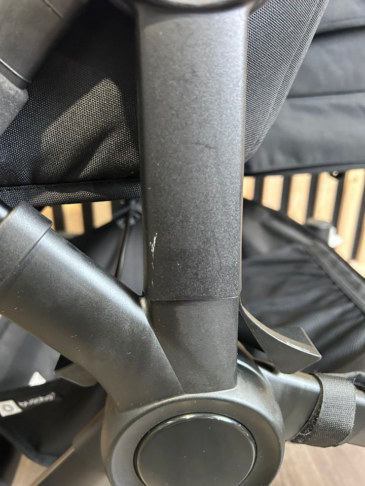 PRE LOVED Bugaboo Donkey 5 Duo - Black/Midnight Black