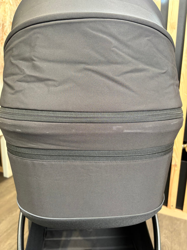 EX DISPLAY Venicci Claro Pram + Pushchair - Noir