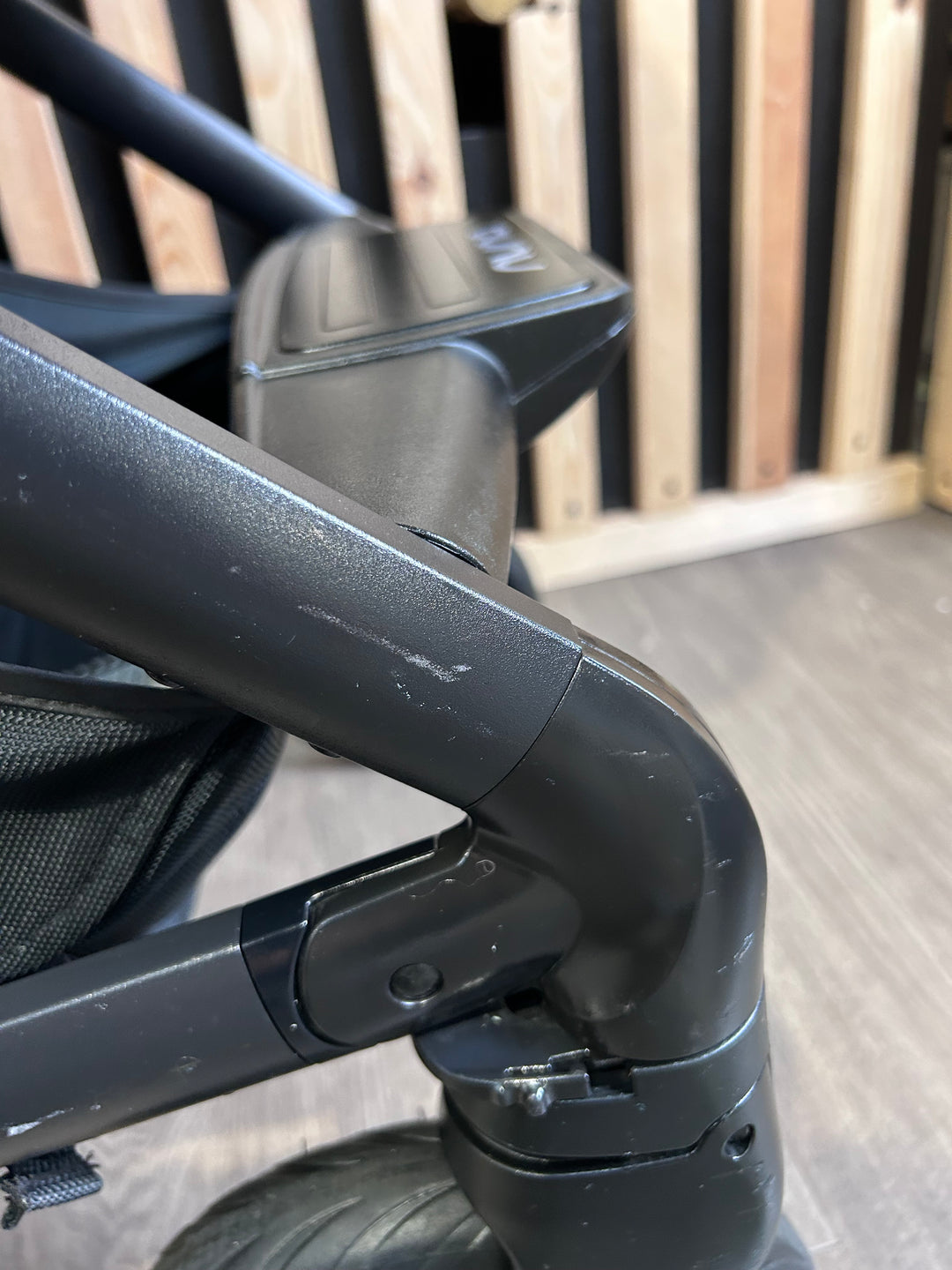 PRE LOVED Nuna Mixx Travel System - Caviar/Granite