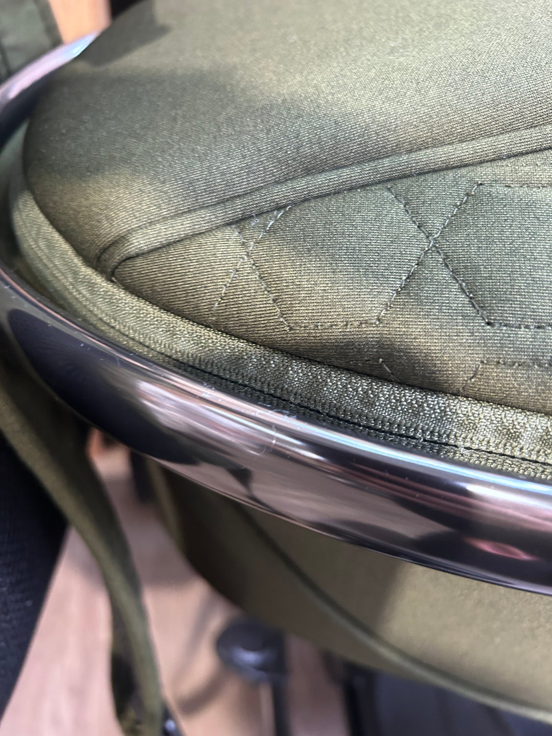 PRE LOVED egg2 Travel System - Olive